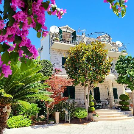 Anita Apartments Trogir Bagian luar foto