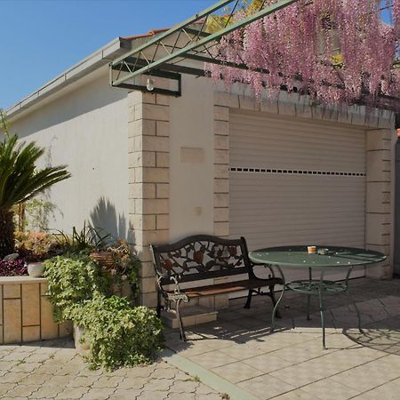 Anita Apartments Trogir Bagian luar foto