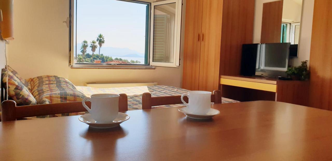 Anita Apartments Trogir Bagian luar foto