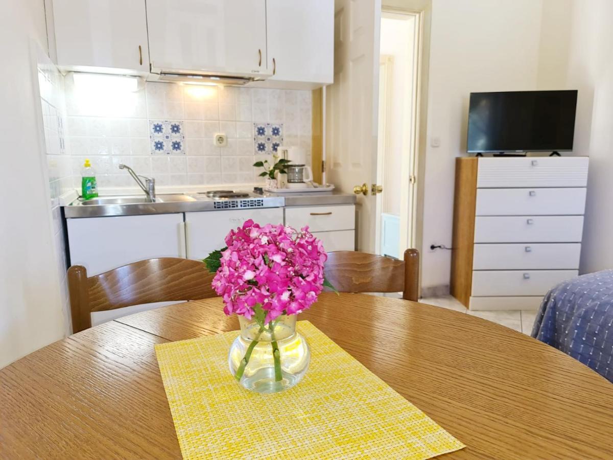 Anita Apartments Trogir Bagian luar foto