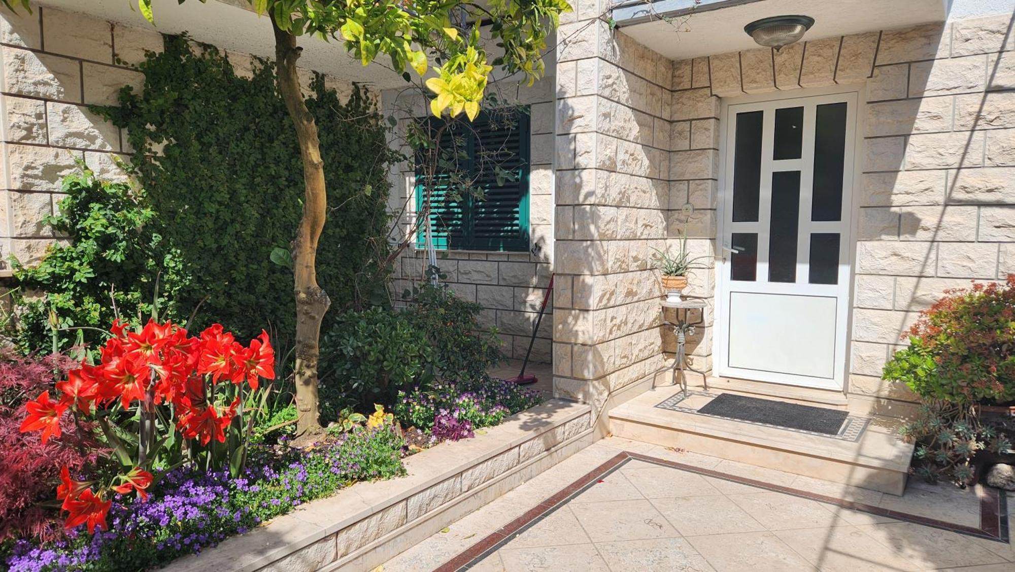 Anita Apartments Trogir Bagian luar foto