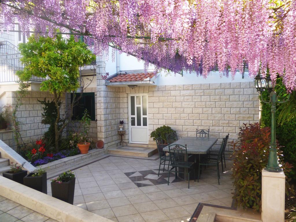 Anita Apartments Trogir Bagian luar foto