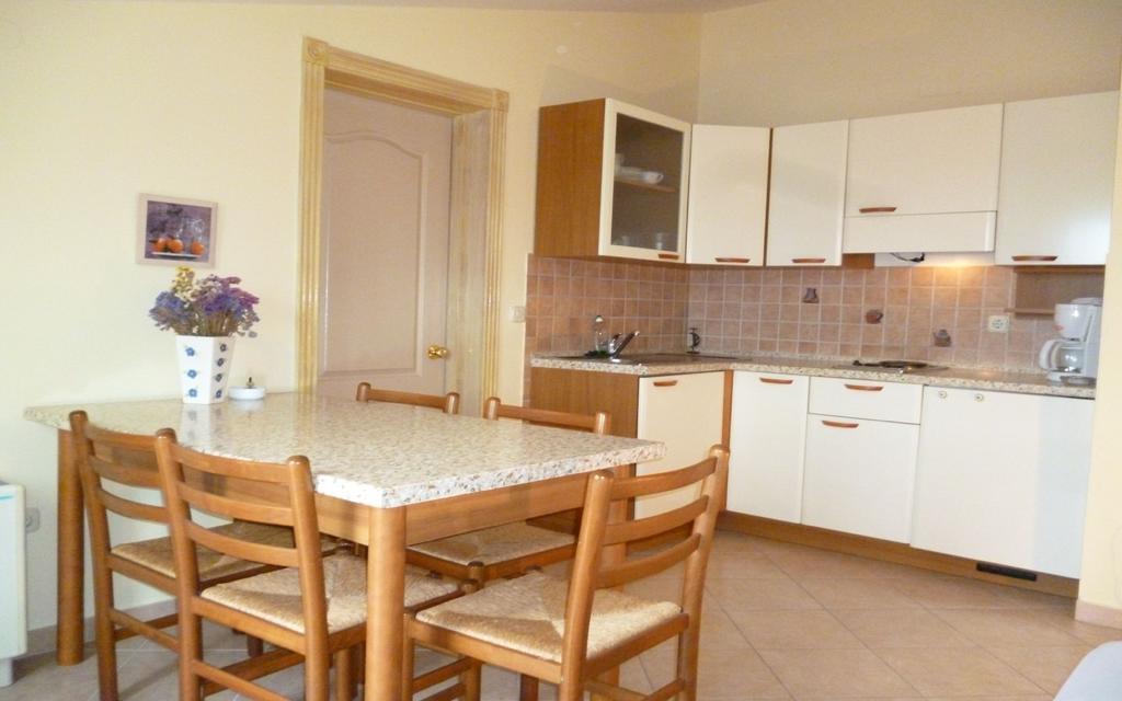 Anita Apartments Trogir Bagian luar foto