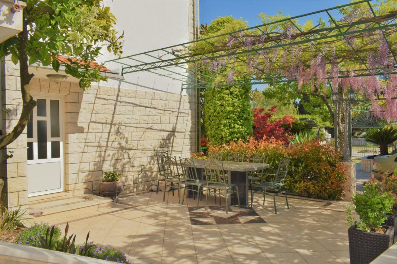 Anita Apartments Trogir Bagian luar foto