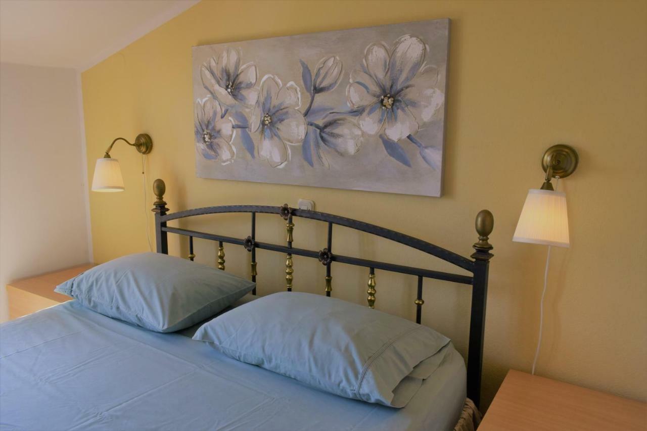 Anita Apartments Trogir Bagian luar foto