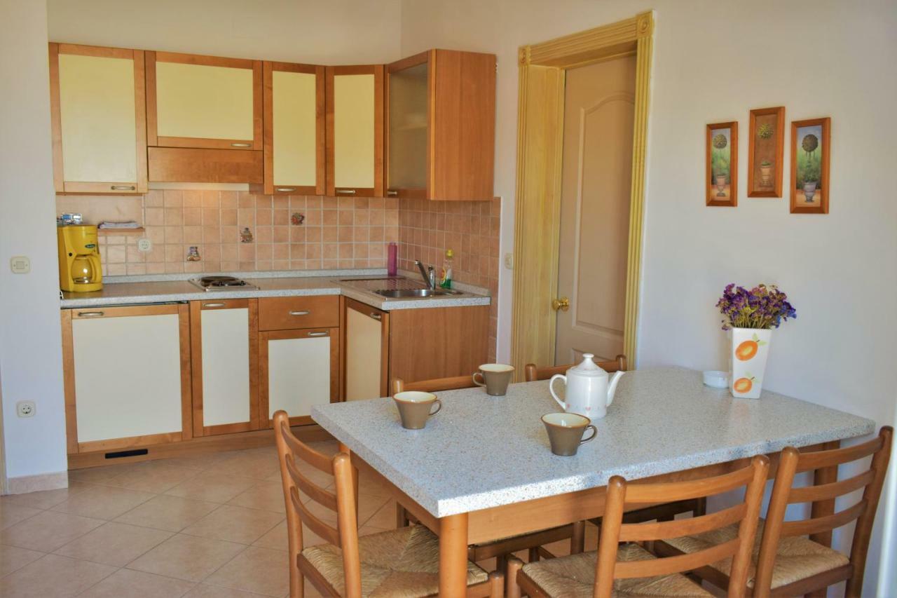 Anita Apartments Trogir Bagian luar foto