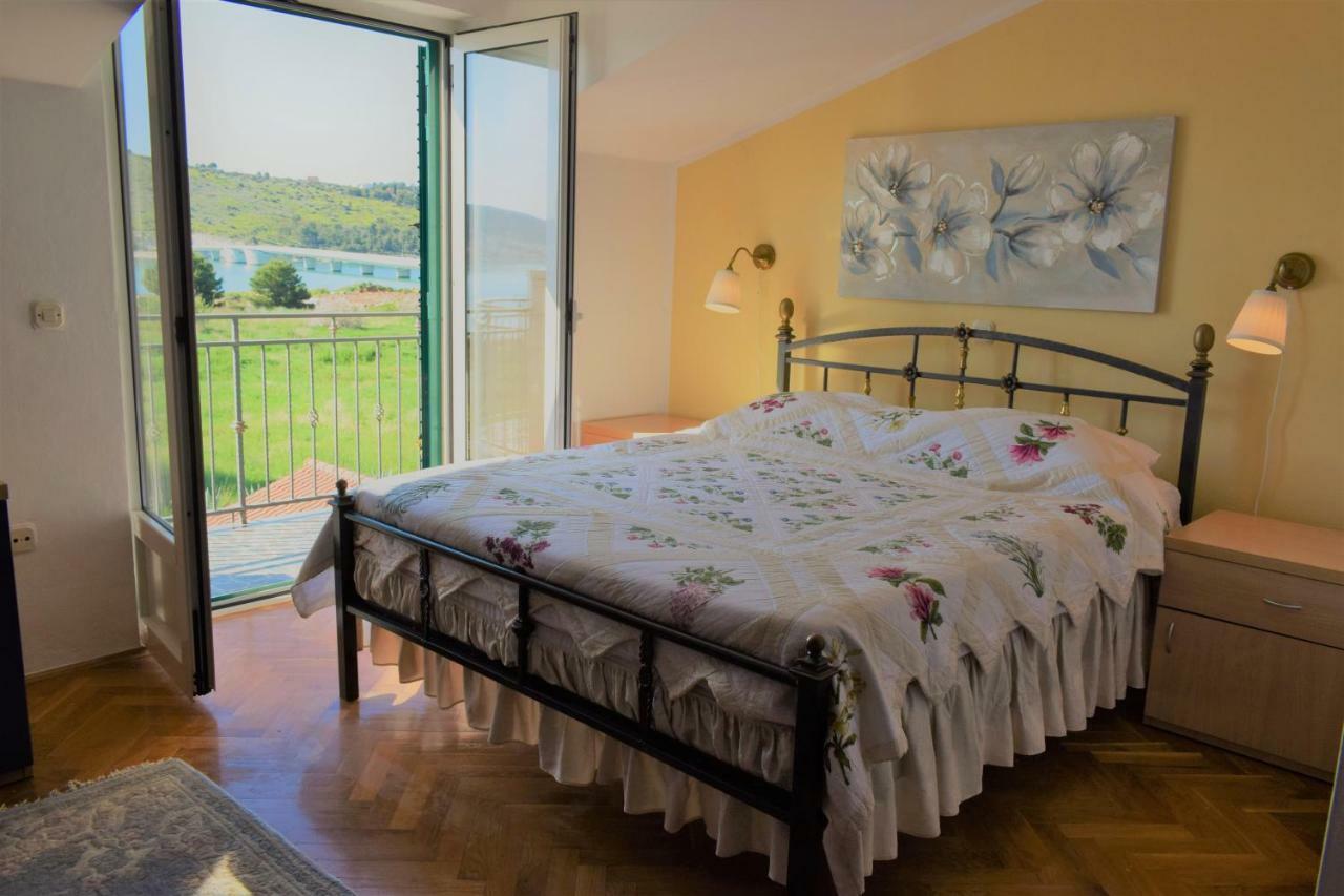 Anita Apartments Trogir Bagian luar foto