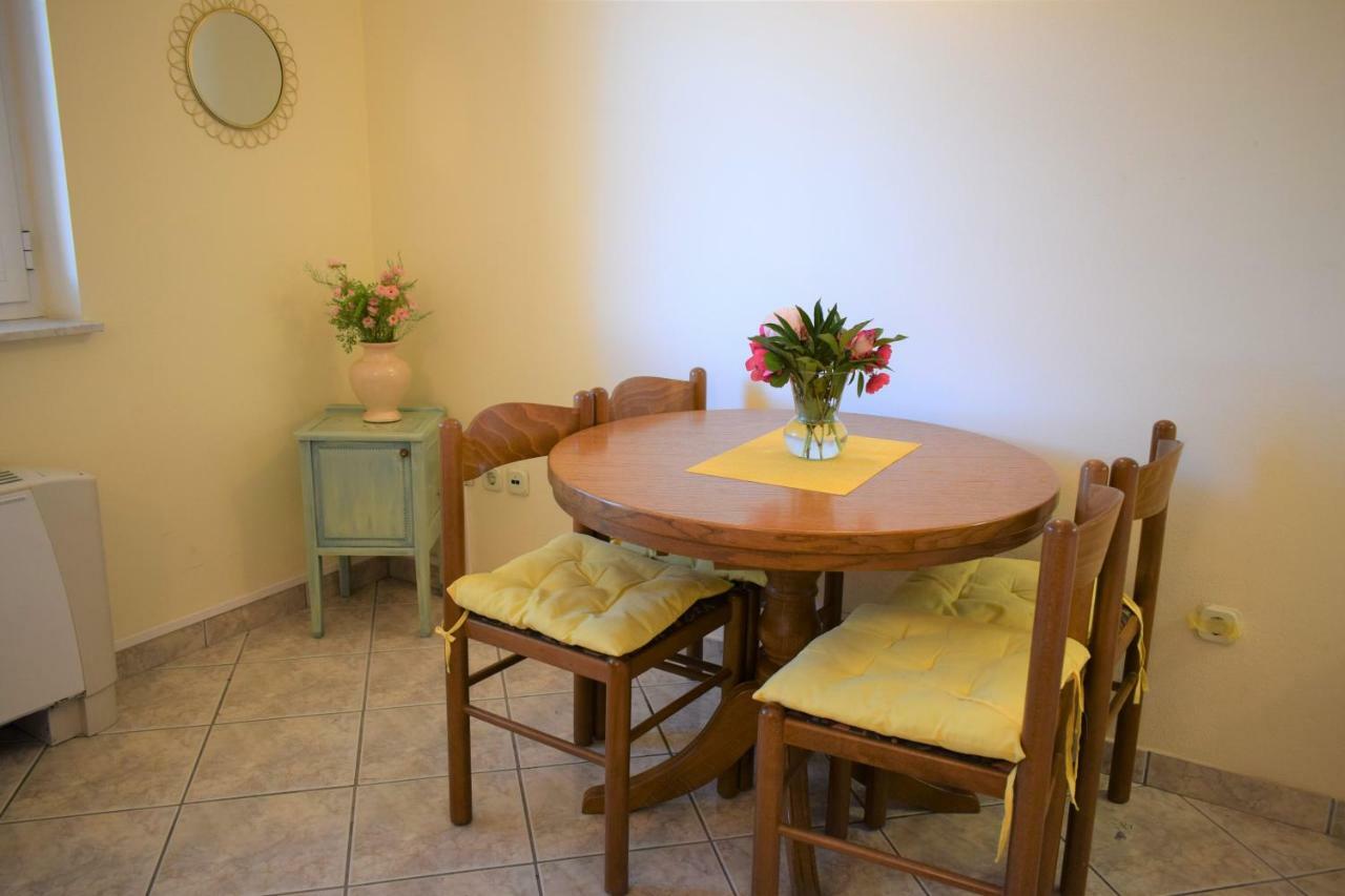 Anita Apartments Trogir Bagian luar foto
