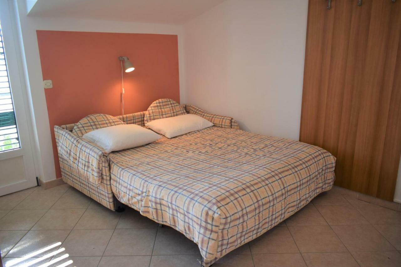Anita Apartments Trogir Bagian luar foto
